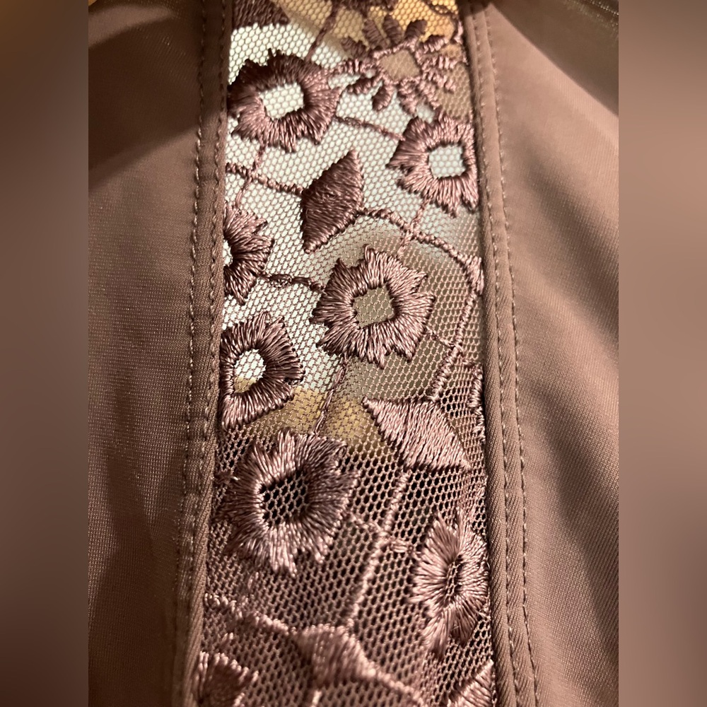 Pretty bodysuit - Picture 3 of 7